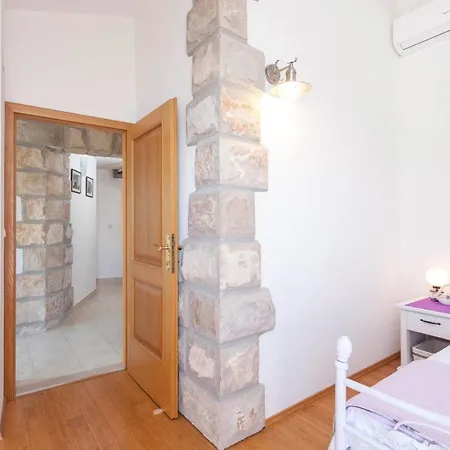 House Layla In Tucepi, Sea View Semesterbostad