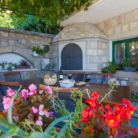 House Layla In Tucepi, Sea View